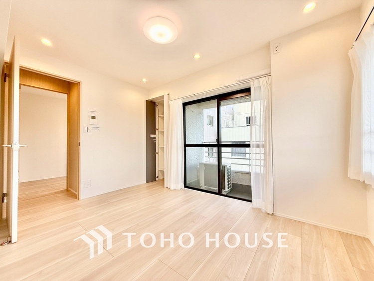 内装 ◆隠された美しさ◆流麗な音楽が流れているような繊細でいながら整然かつ堅牢なこの空間。この空間は確かに美しい。しかし、そこには美しさ以上のものが隠されている。