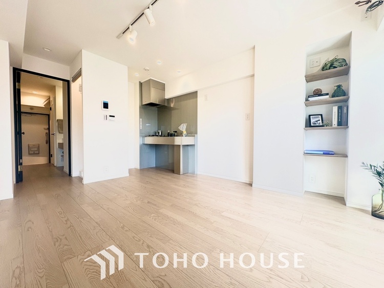 内装 【LIVING】◆眩い◆光が燦々と入り、家族の笑顔を照らす。「いつまでも続いて」と願う夢のような毎日がここにある。