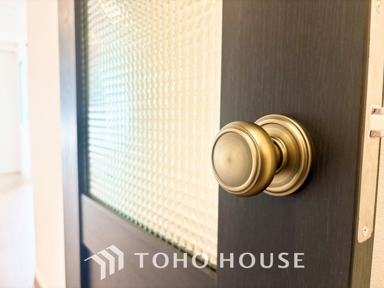 内装 【LIVING】◆扉を◆開くとこの景色。家族の”おかえり”の声が聞こえてきそう。