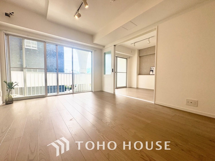 内装 【LIVING】◆住む喜び、楽しさ、感動◆を君と共有したい。いつまでもずっと家族を見渡せるこの広い空間で。