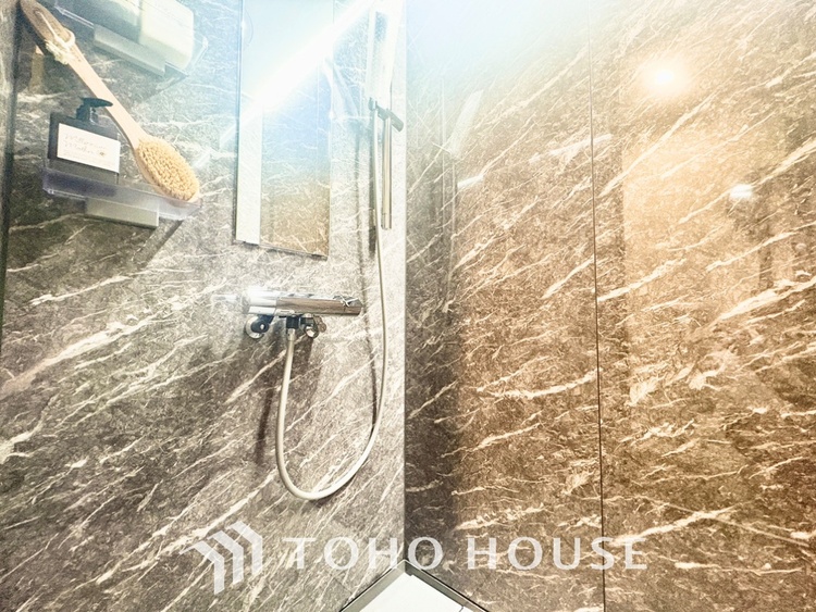 風呂 【BATHROOM】◆プライベートな空間◆simpleだからrelaxできるんです。こころもからだもキレイさっぱり。