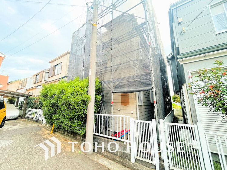 外観 〜4LDK+ロフト付きの広々間取り〜お庭がありガーデニングを楽しめます〜