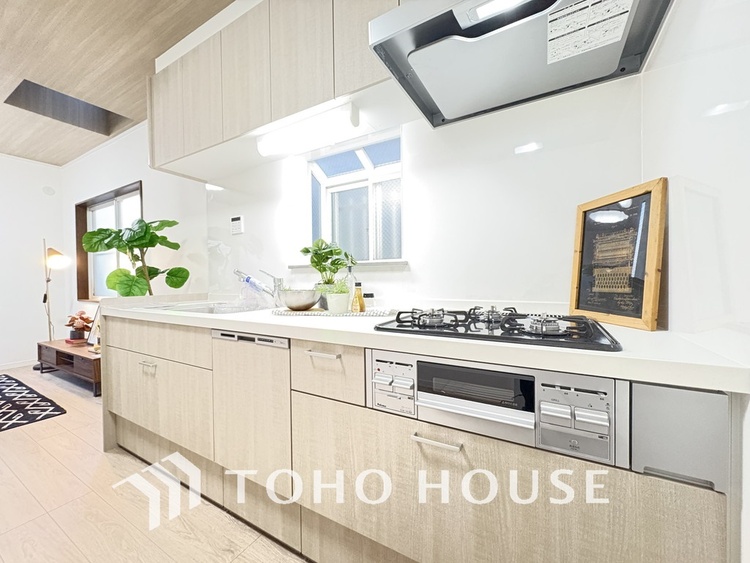 キッチン シンプルな部屋の雰囲気に溶け合うナチュラルキッチン