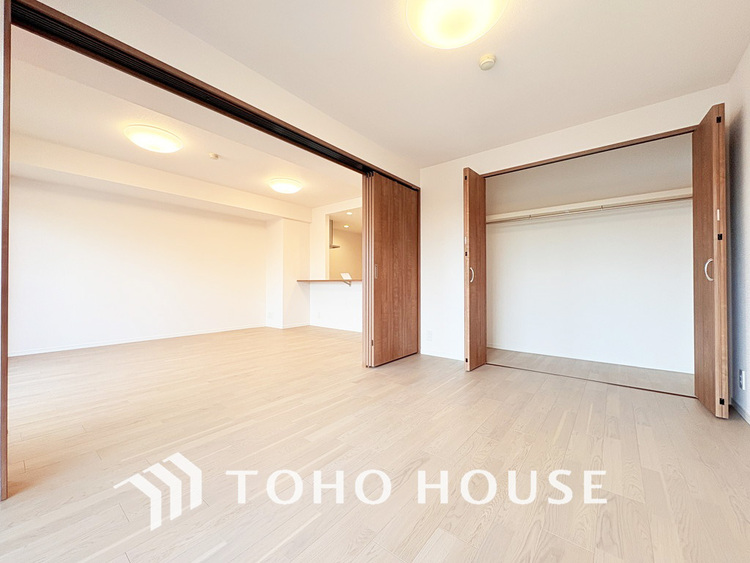 内装 シンプルですっきりとした室内は飽きのこない居心地の良い雰囲気です