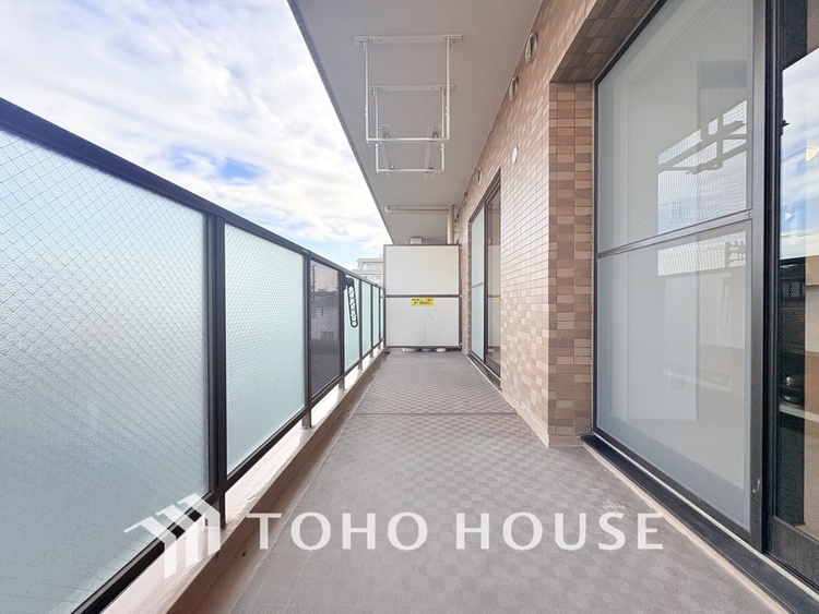 バルコニー 陽当たり良好なバルコニー