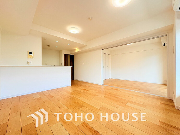 内装 上質な時間を育む暮らしのメインステージ。寛ぎとコミュニケーションを育む居心地のよい場所