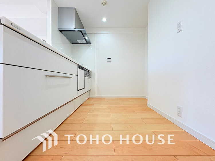 キッチン シンプルな部屋の雰囲気に溶け合うナチュラルキッチン