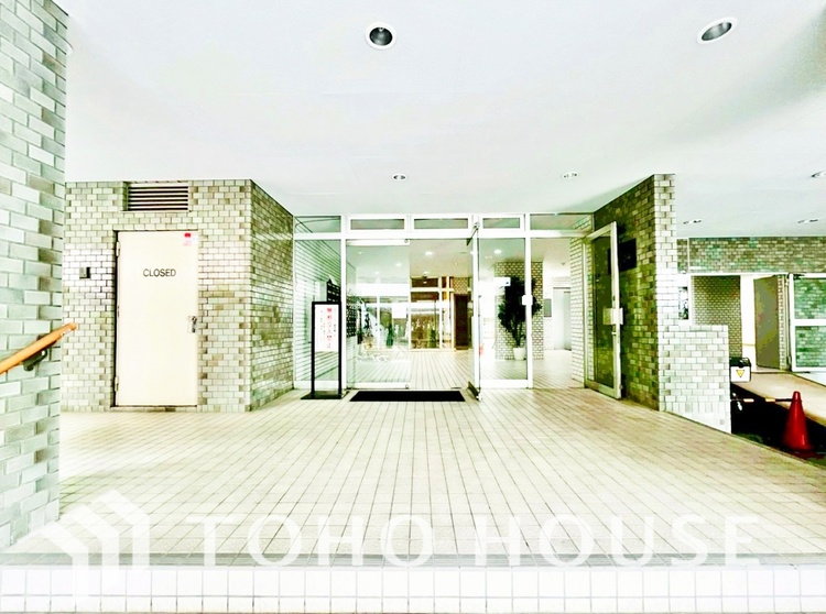 外観 緑豊かで落ち着いた住環境が魅力の早稲田エリア。利便性と静けさを両立し、安心快適な毎日をお過ごしいただけます。