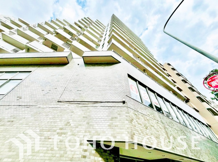 外観 西早稲田は新宿・池袋を生活圏とする利便性が魅力。都心の活気を享受しながら落ち着いた環境で暮らせます。