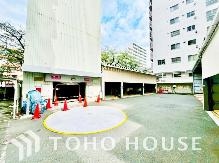 駐車場 駅近×都心近接の好条件。アクティブなライフスタイルを支える利便性と落ち着いた住環境を両立しています。