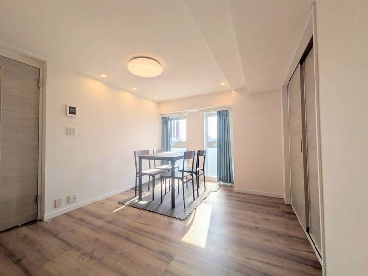 居間 伸びやかな空間のなかで、ゆったりとしたひとときを過ごせます。