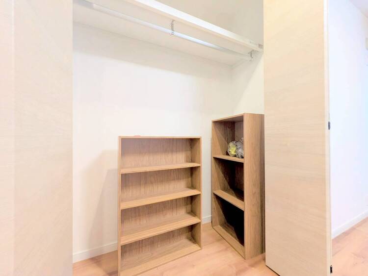 収納 家電やスーツケース、ストック品など何でも片付く嬉しい空間です。