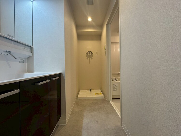 その他 十分な広さの脱衣所。