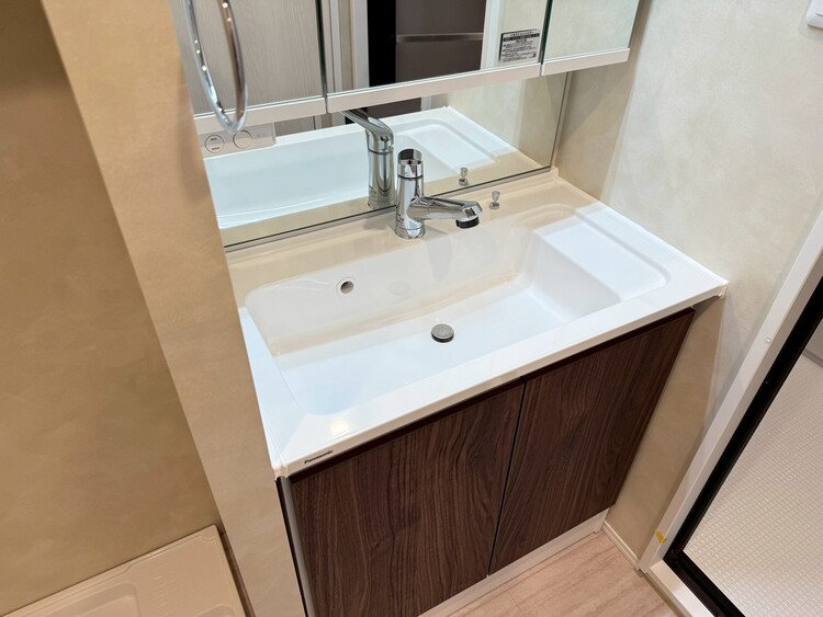 その他 清潔感を感じられる洗面化粧台。