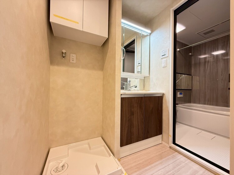 その他 十分な広さの脱衣所。