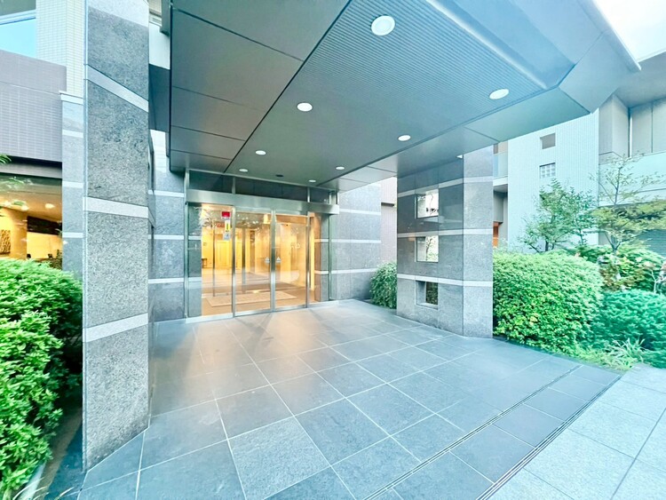 エントランス 上質感漂う玄関アプローチです。