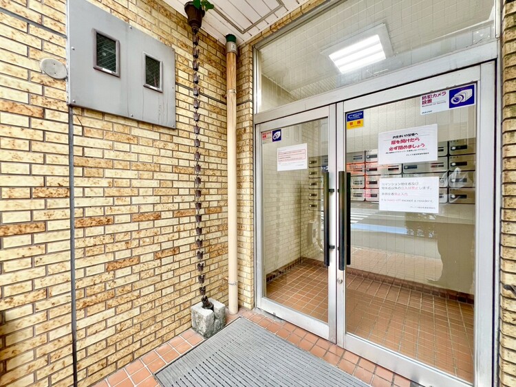 その他 上質感漂う玄関アプローチです。