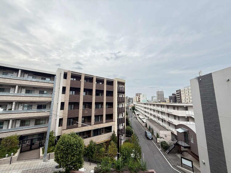 その他 眺望や窓からの景色が良いと、家で過ごす時間も快適です。