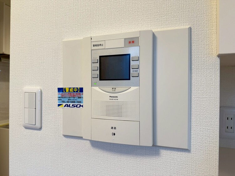 その他 誰が来てもわかる様にモニター付きインターホンを設置。