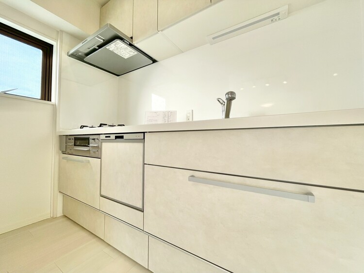 その他 開放感のあるキッチンスペース。調理をしながら、会話も弾みそうですね。