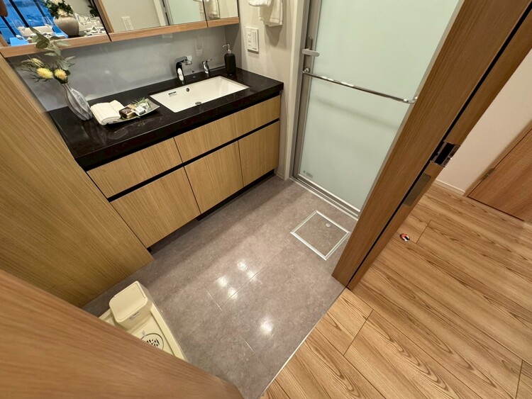 その他 十分な広さの脱衣所。