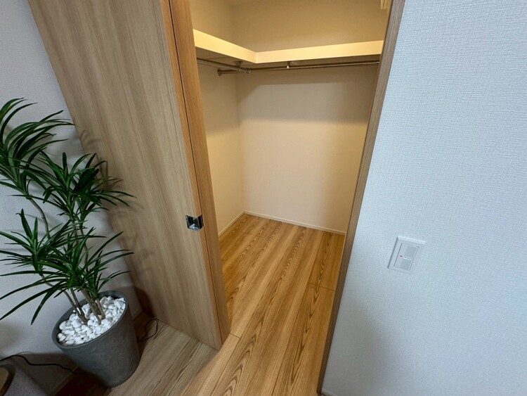 その他 収納スペースが付いていて、お部屋を広く使っていただけます。