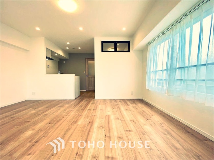 内装 【LIVING】◆住む喜び、楽しさ、感動◆を君と共有したい。いつまでもずっと家族を見渡せるこの広い空間で。