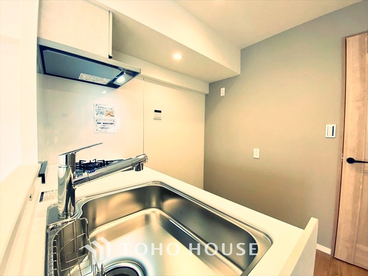 キッチン 【KITCHEN】◆ワクワク◆開放的で機能性も高いシステムキッチン。お子様は毎日のご飯にワクワク！