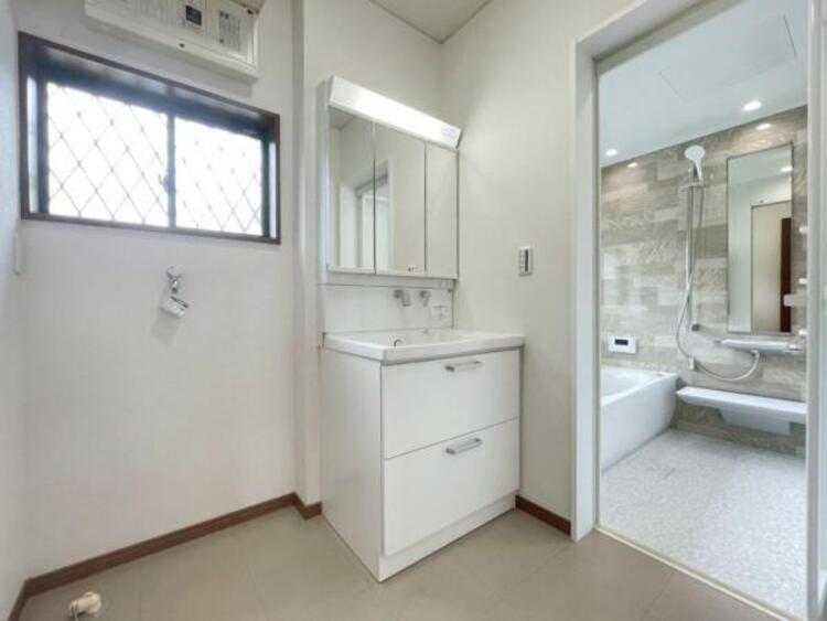 洗面 忙しい朝にも落ち着いて身支度ができるゆとりある洗面スペース