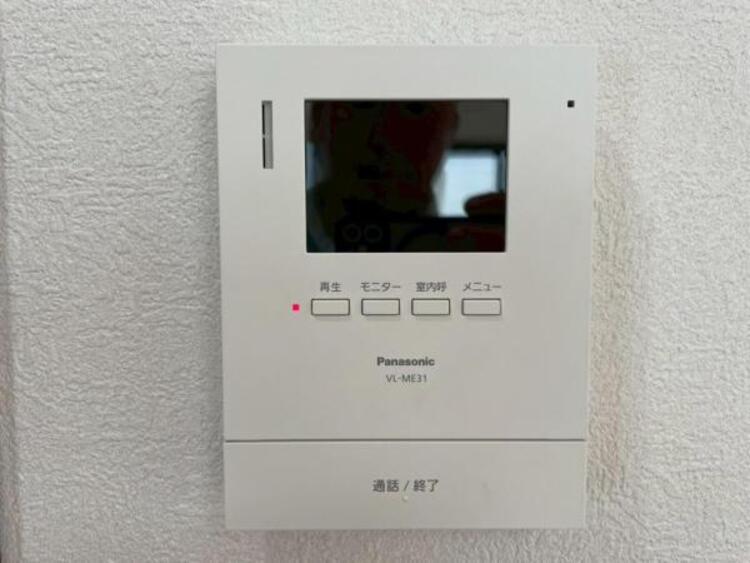 設備 お子様のお留守番時も、鍵の開錠前に確認ができ安心のモニターインターホン。