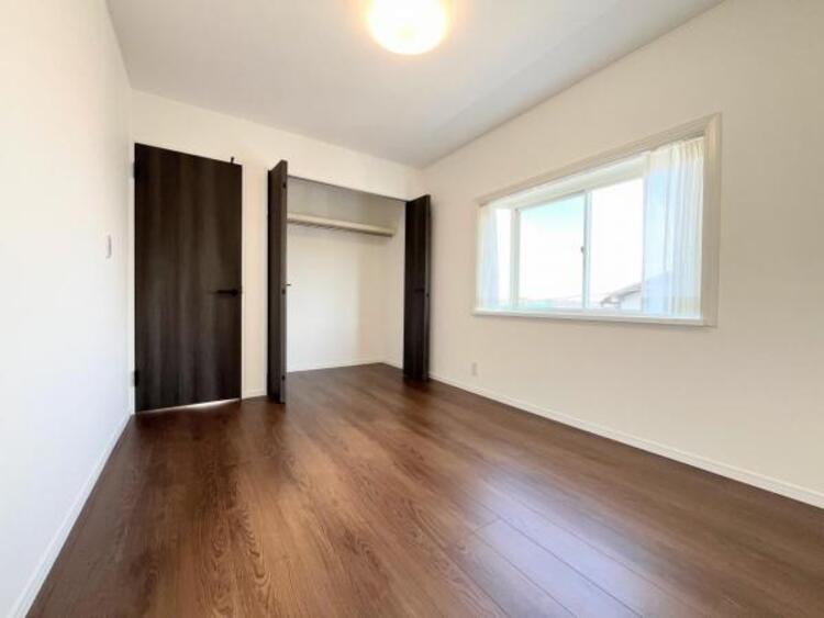 内装 ●〇【洋室】ベッド・勉強机・テレビなどを置きたい場合におすすめ！過ごす時間が長くてもゆったり過ごせそう！●〇