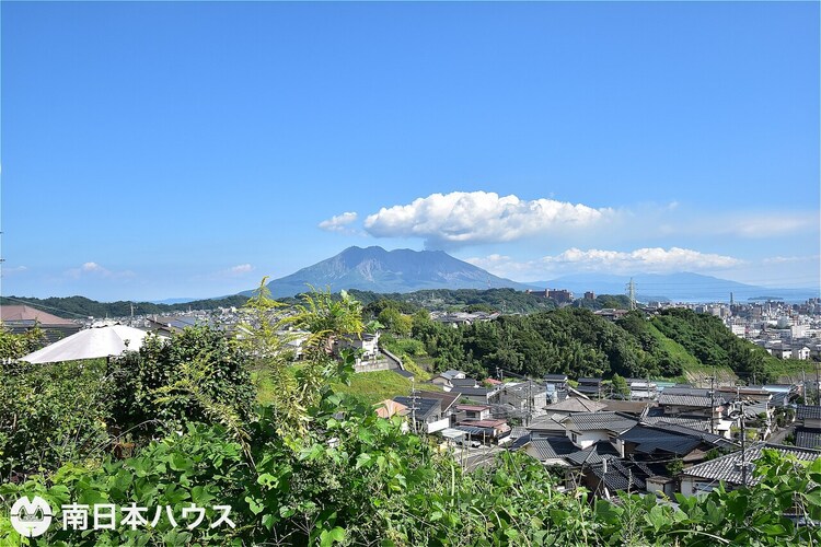周辺 【眺望】庭からは桜島の眺望良好です！前面に建物が無く開放感のある眺めが楽しめます♪