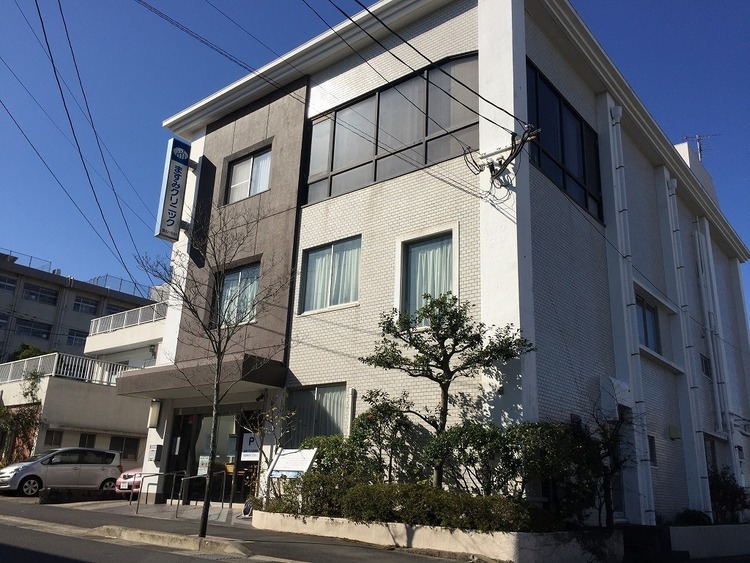 周辺 ますみクリニック診療内容 一般内科・漢方診療・在宅訪問診療・健康診断・予防接種・乳幼児健診診療時間月~金　9:30-13:30　　　15:00-19:00土曜日　9:30… 徒歩 約7分（約550m）