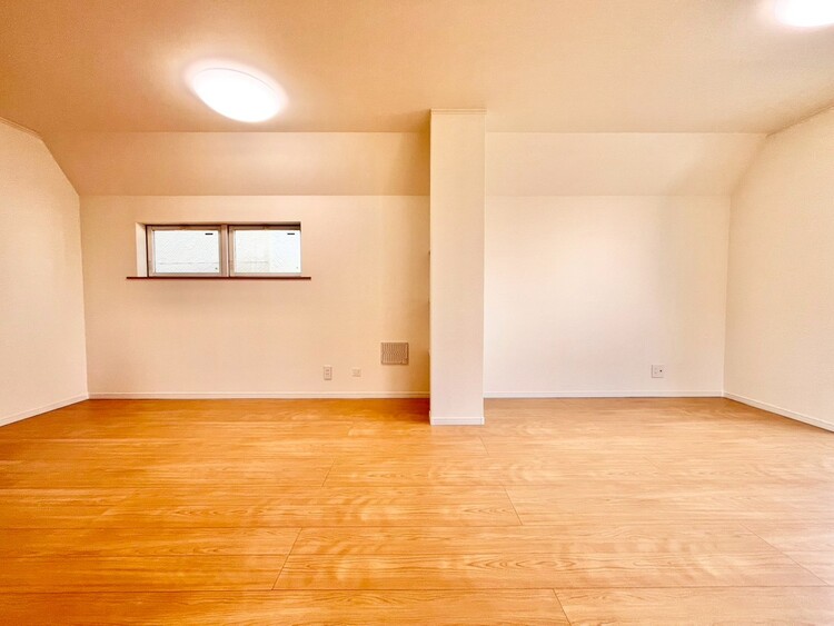 居間 居心地の良い空気感は、暮らしのステージを彩り、心からのやすらぎと満足感を与えてくれます。