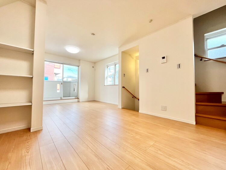 居間 飾り過ぎないシンプルな内装と偏り過ぎないデザインで統一しました。