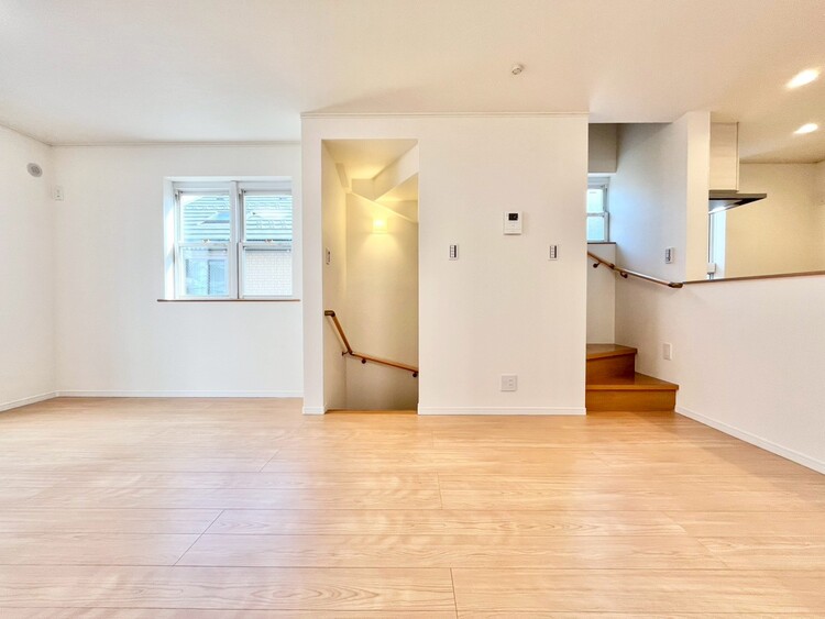 居間 快適に過ごす毎日を求めて、暮らしの中でご自身の「マイホーム」に創り上げてください。