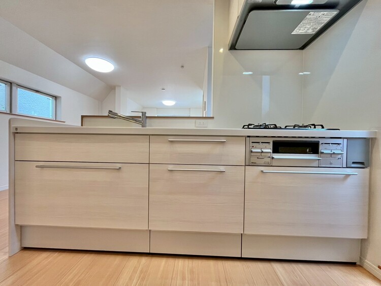 キッチン 洗練されたスタイリッシュなデザイン性と使いやすさを備えた仕様。