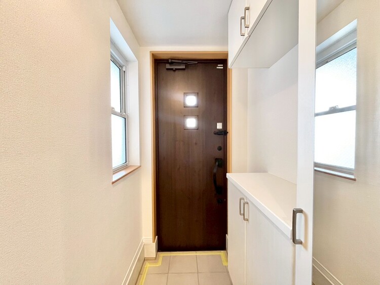 玄関 シューズボックスを完備した玄関です。