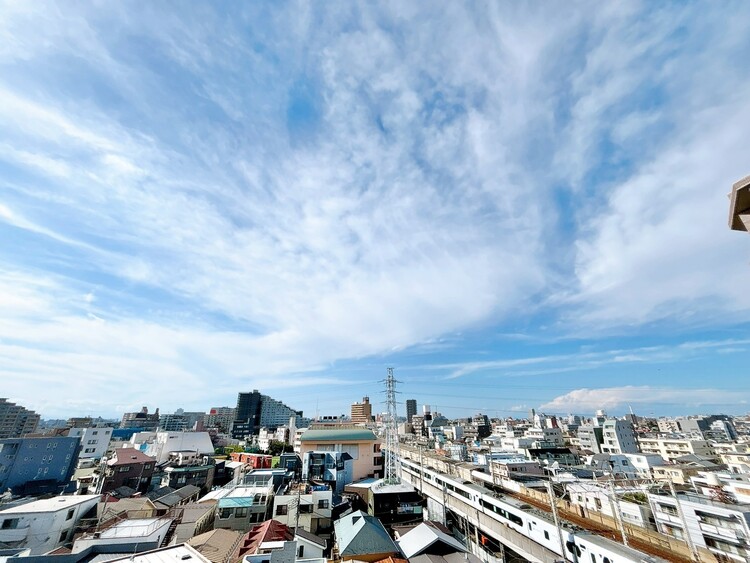 バルコニー 頬をなでる、優しい風を感じることが出来ます。