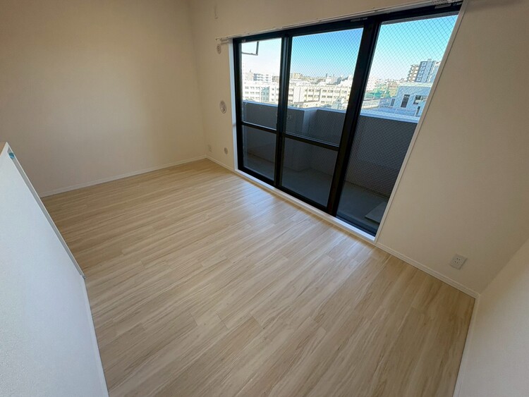 居間 飾り過ぎないシンプルな内装と偏り過ぎないデザインで統一しました。