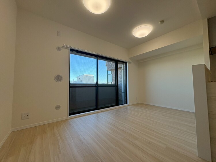 居間 快適に過ごす毎日を求めて、暮らしの中でご自身の「マイホーム」に創り上げてください。