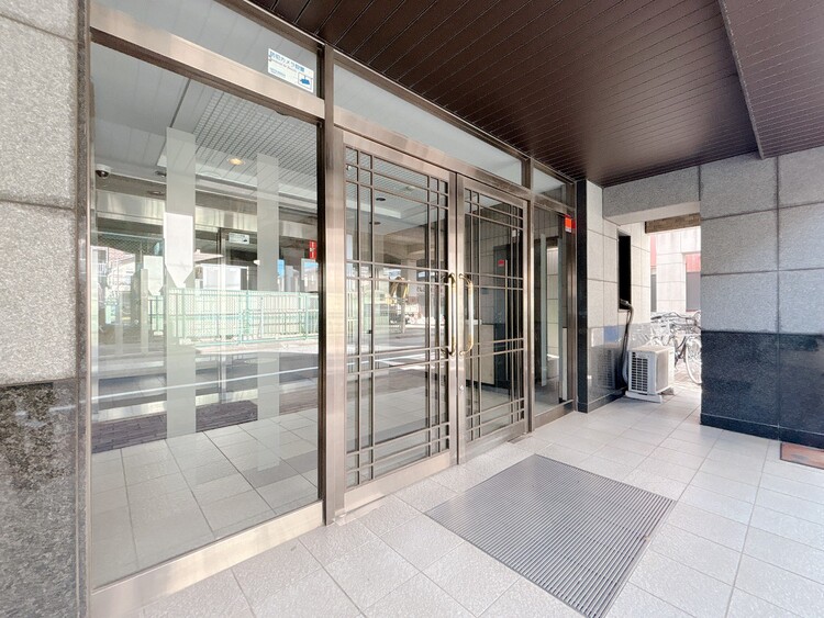 エントランス 外と内をつなぐエントランスは、まさに顔となる場所。