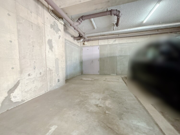 駐車場 本物件の駐車スペースです。車種制限のある場合もございますので、お気軽にお問い合わせくださいませ。