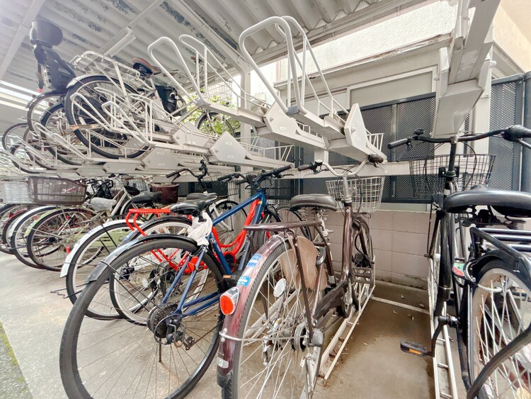 その他 きちんと整備された駐輪場。住む方の心遣いが感じられます。