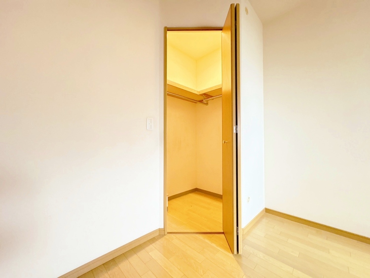 収納 居室にはクローゼットがあり、荷物もスッキリ収納して快適にお過ごしいただけます。