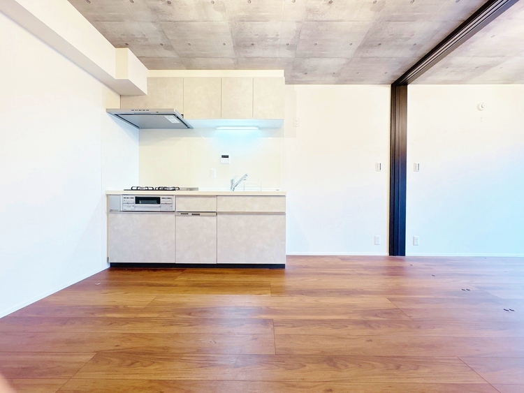 居間 飾り過ぎないシンプルな内装と偏り過ぎないデザインで統一しました。