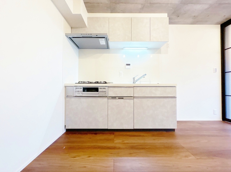 キッチン スマートな意匠と充実の機能を備えたキッチンが、暮らしにおいしい彩りを添えます。