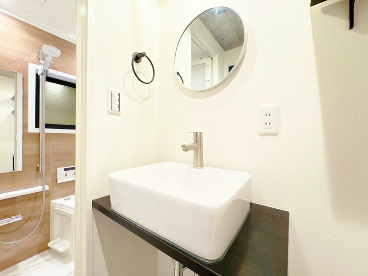 洗面 何かと物が増える場所だからこそ、スッキリと見映えの良い空間に。