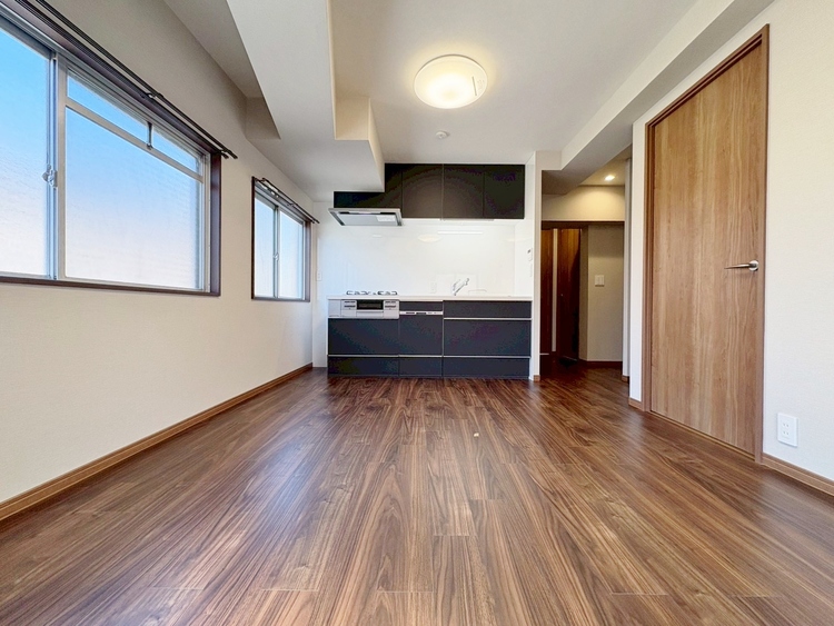 居間 居心地の良い空気感は、暮らしのステージを彩り、心からのやすらぎと満足感を与えてくれます。