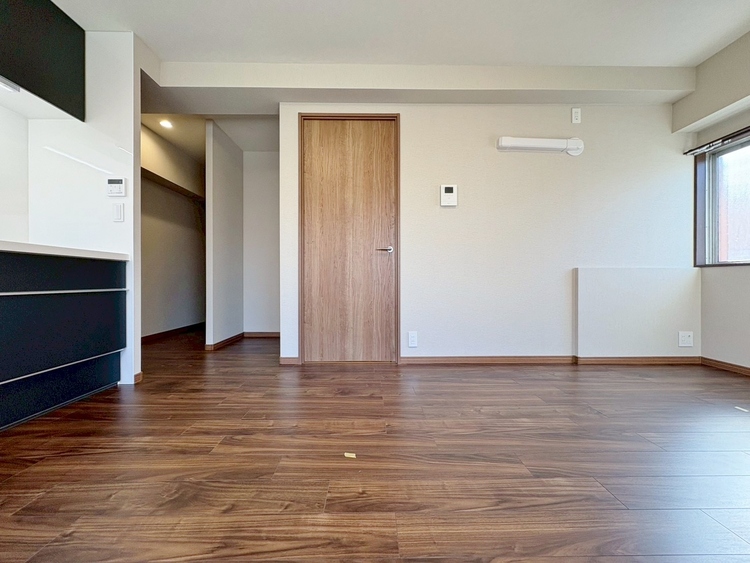 居間 飾り過ぎないシンプルな内装と偏り過ぎないデザインで統一しました。